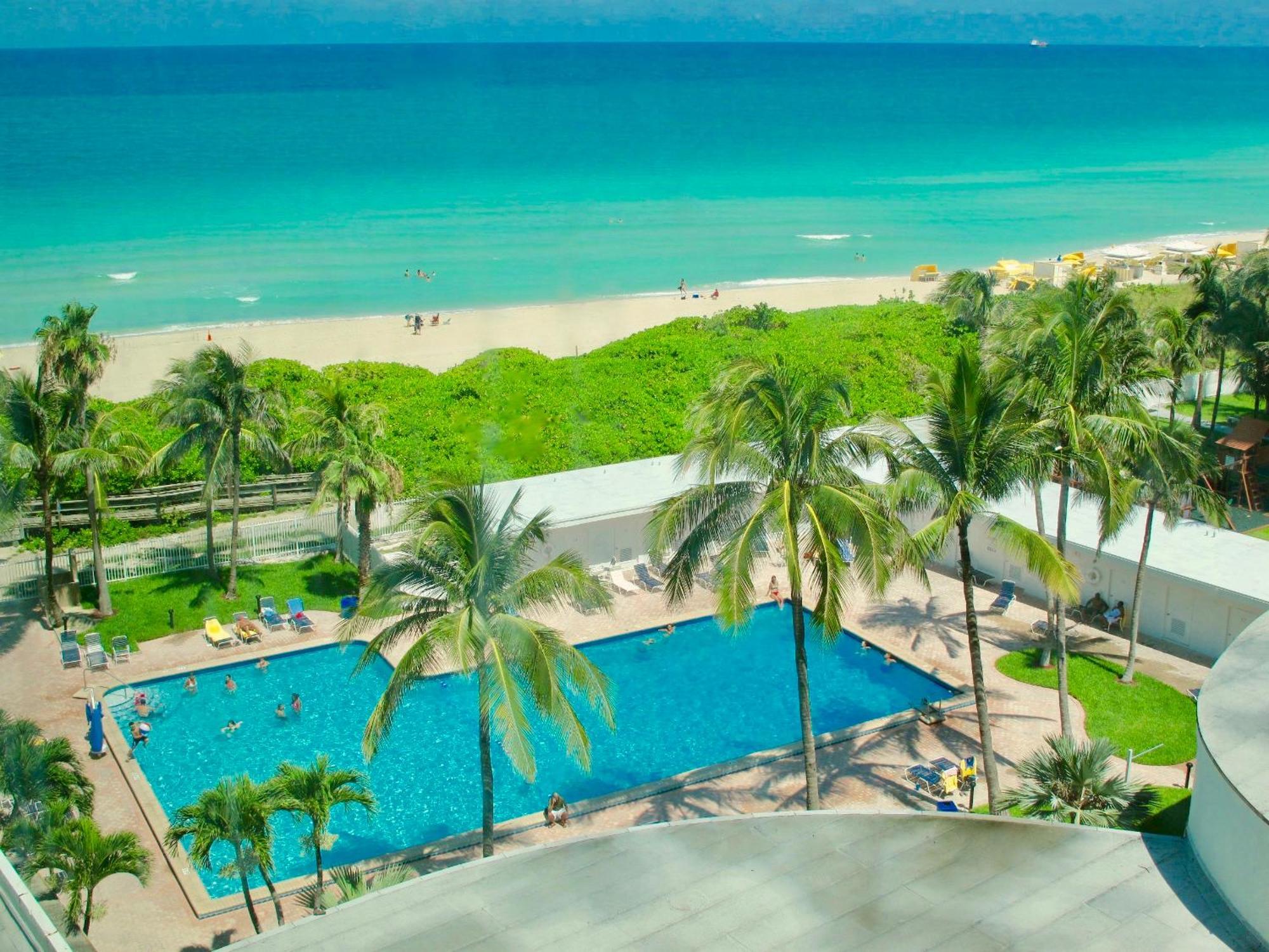 Directly On The Beach With Pool & Ocean View 마이애미 비치 외부 사진